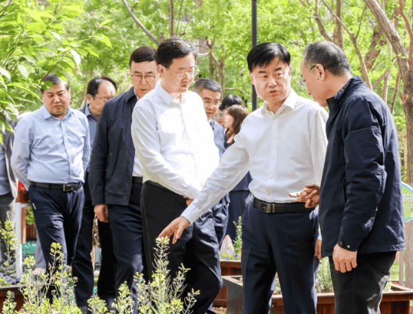 省住房城乡建设厅党组书记任海涛赴济南市参加“我们支部圆桌会”活动