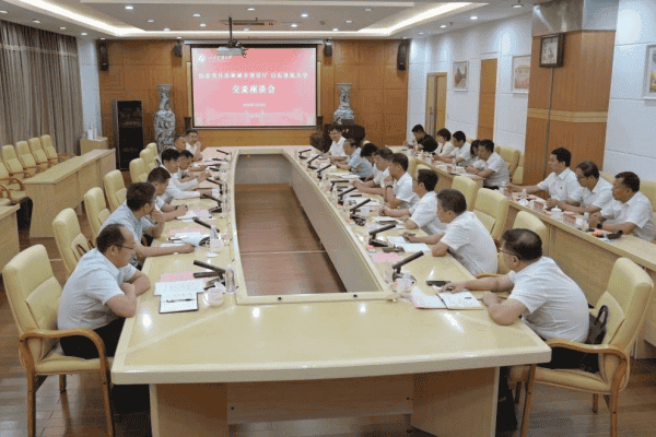 省住房城乡建设厅党组书记任海涛到山东建筑大学调研考察